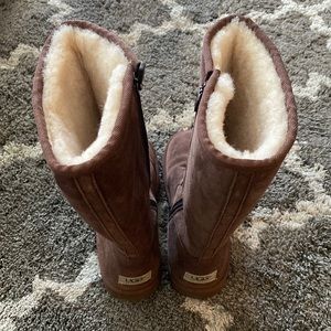 Tall brown Uggs with zipper
